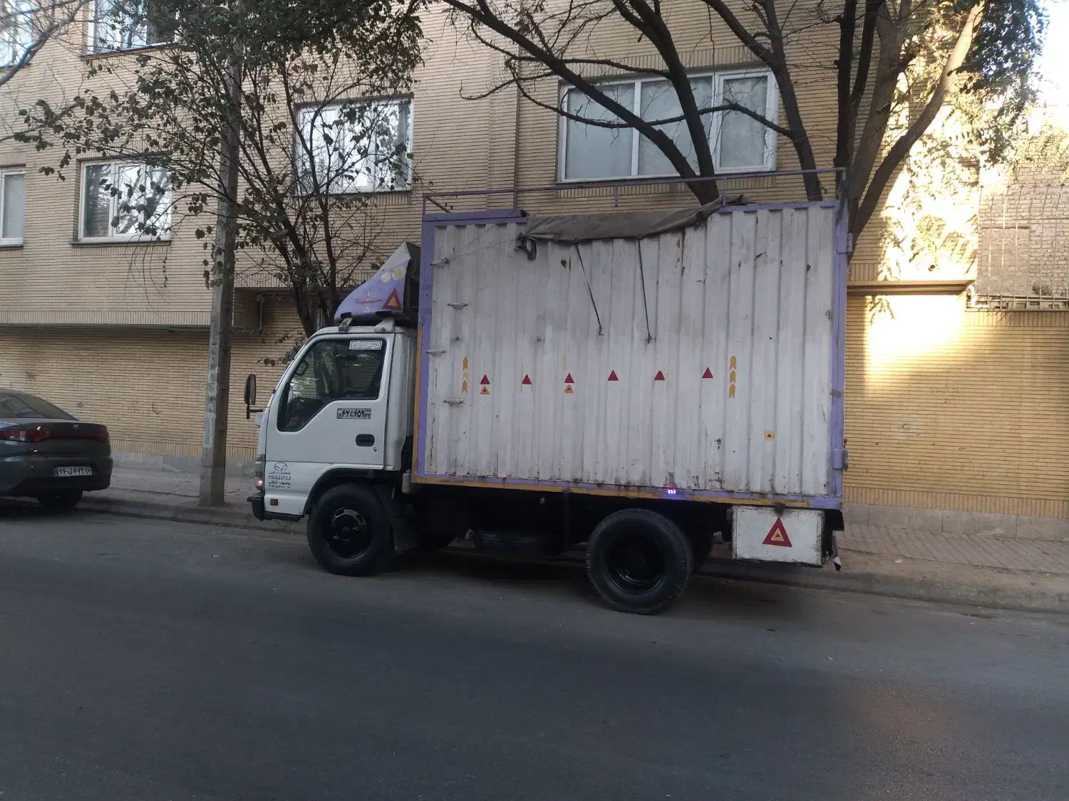 ایسوزو ۳تن مسقف فلزی|خودرو سنگین|مشهد, بهاران|دیوار