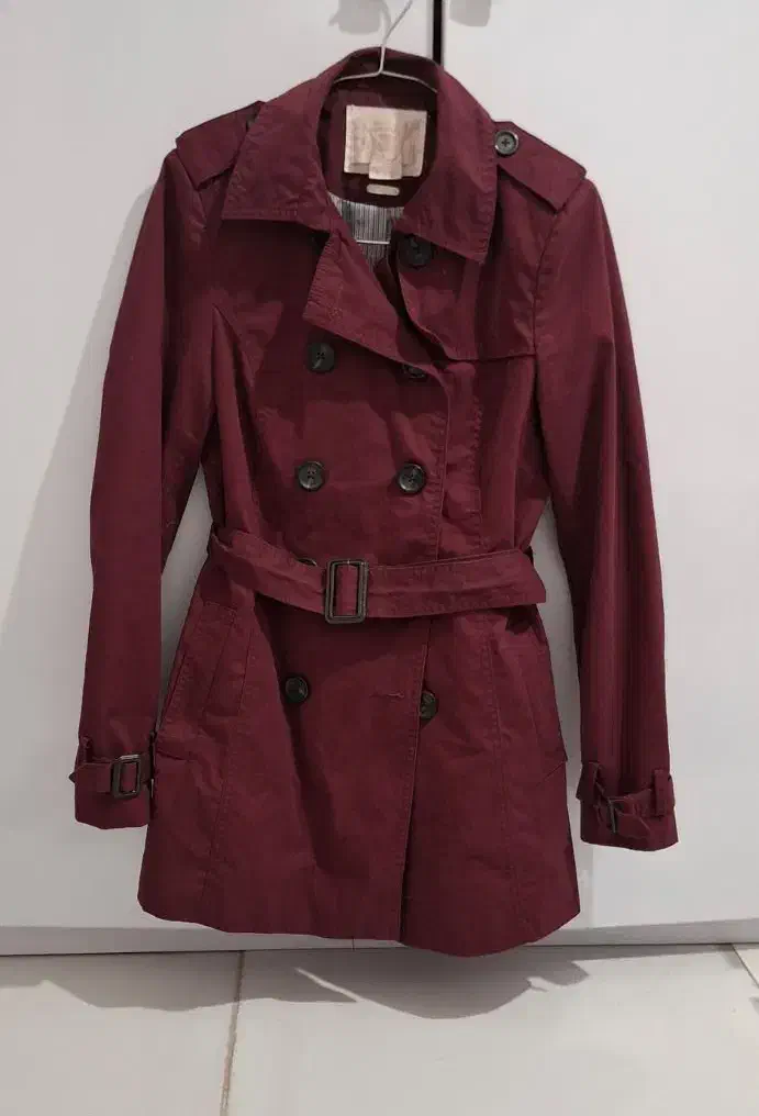 مانتو|لباس|قائن, |دیوار