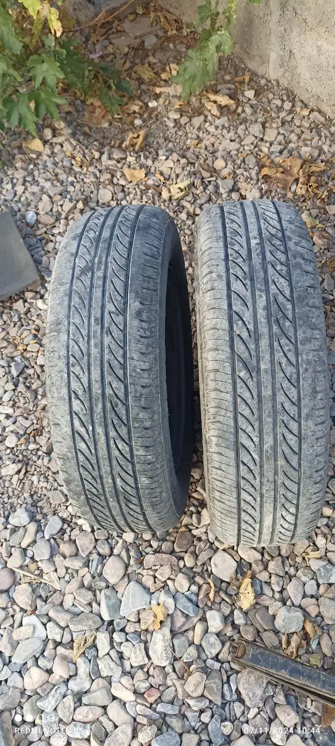 لاستیک پیکان همراه با رینگ|قطعات یدکی و لوازم جانبی|قائن, |دیوار