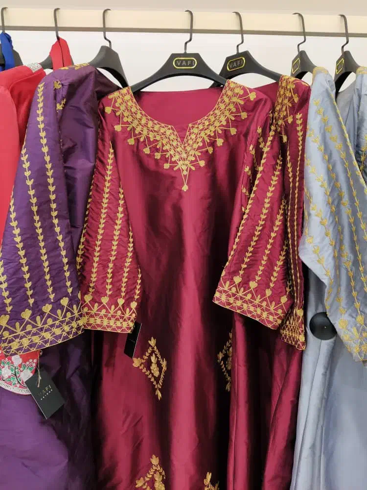 استخدام فروشنده خانم|استخدام بازاریابی و فروش|لار, |دیوار