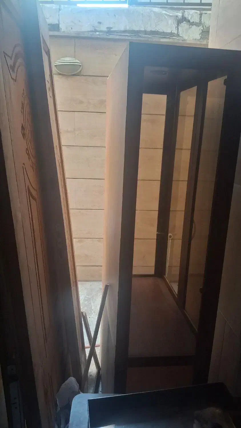 یک عدد میز تحریر با بوفه سالم|میز تحریر و کامپیوتر|اسلام‌شهر, زرافشان|دیوار