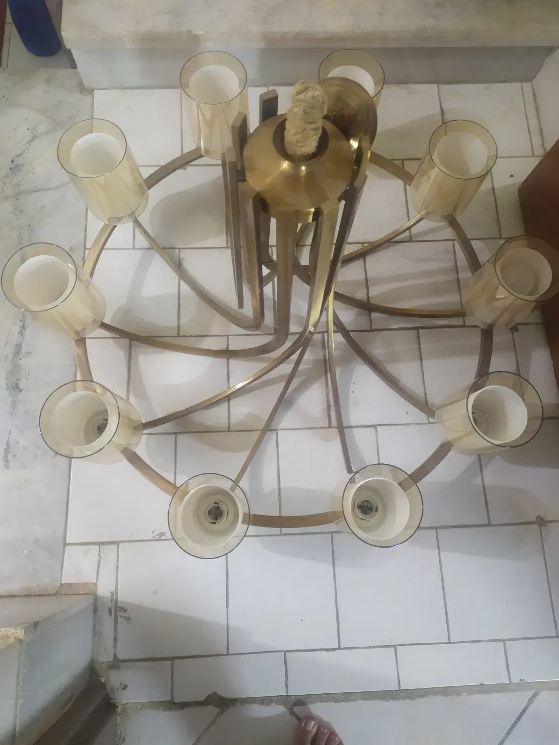 لوستر 10 شاخه نو|لوستر و چراغ آویز|شاهین‌شهر, شهرک گلدیس|دیوار