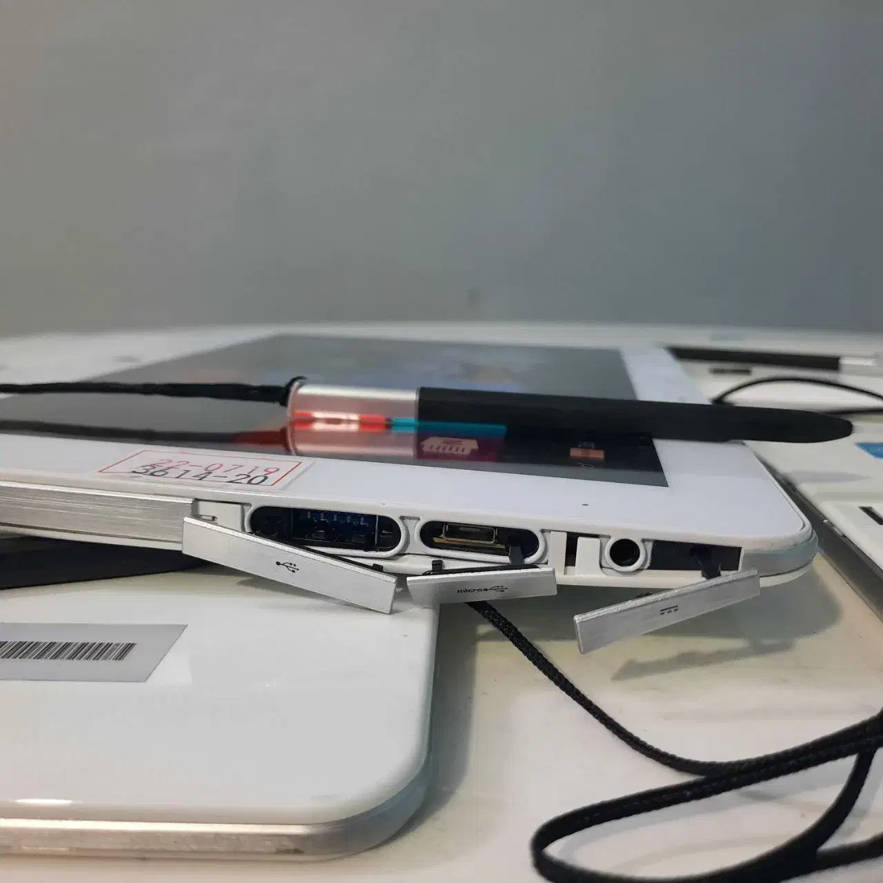 دو عدد تبلت 10اینچ|تبلت|کاشان, پشت شهربانی|دیوار