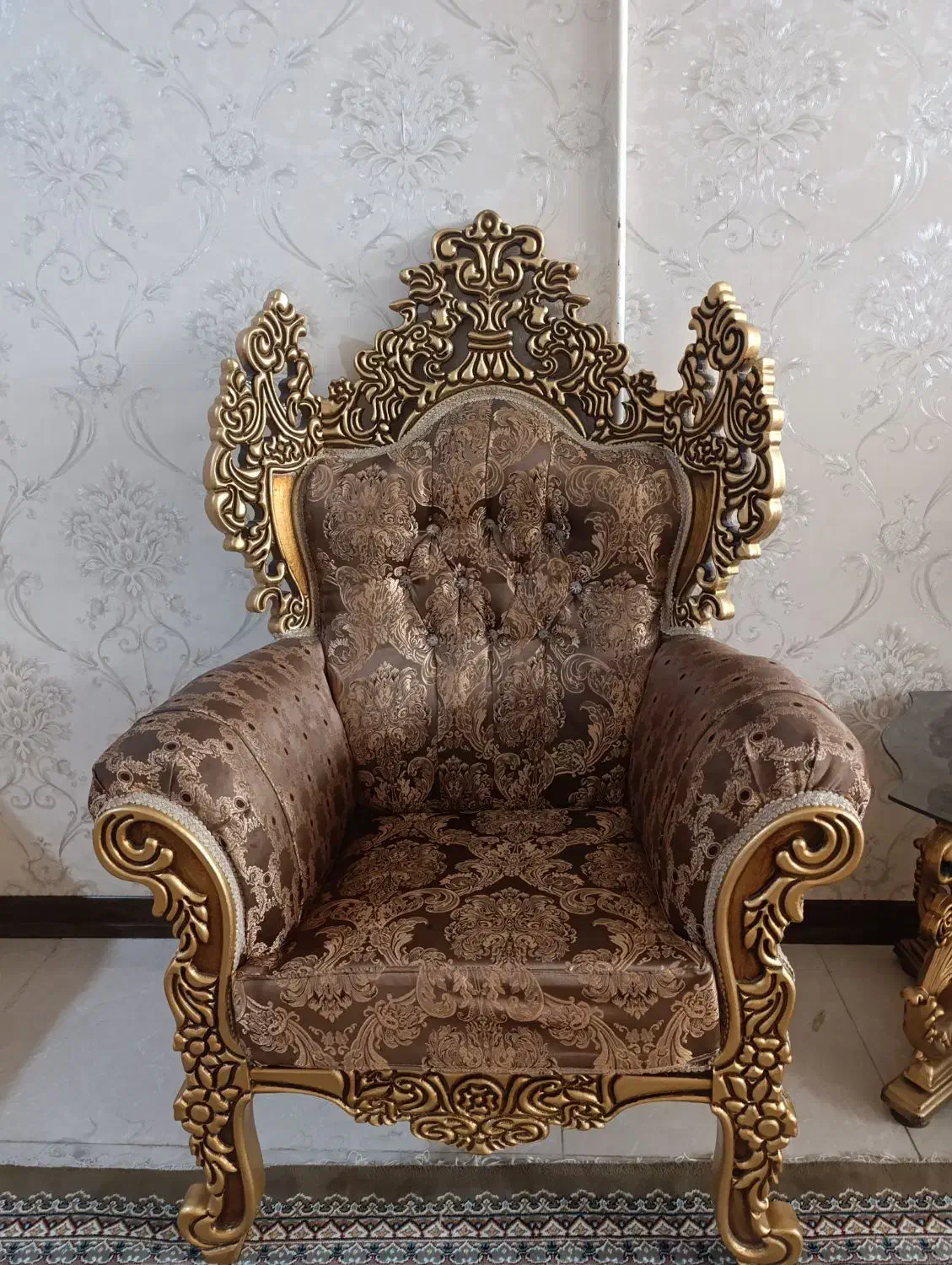 مبلمان ۹نفره سلطنتی|مبلمان خانگی و میز عسلی|گلپایگان, |دیوار