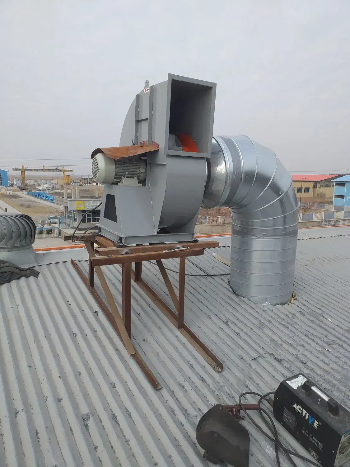 نصب انواع مکنده.دمنده.هواکش.سانتریفیوز و کانال کشی|خدمات پیشه و مهارت|تبریز, |دیوار