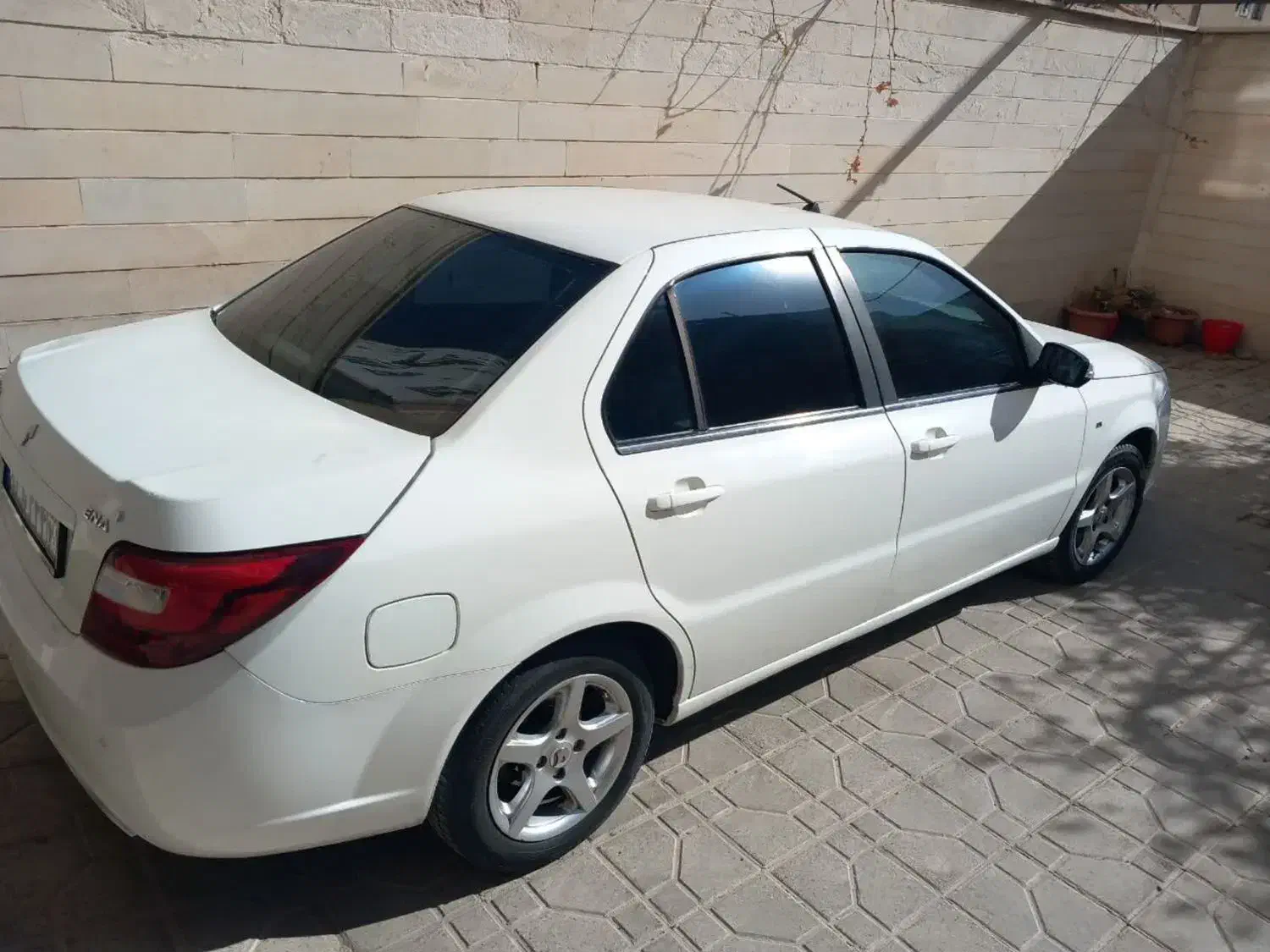 دنا EF7دنا|خودرو سواری و وانت|اندیشه, اندیشه فاز ۱|دیوار