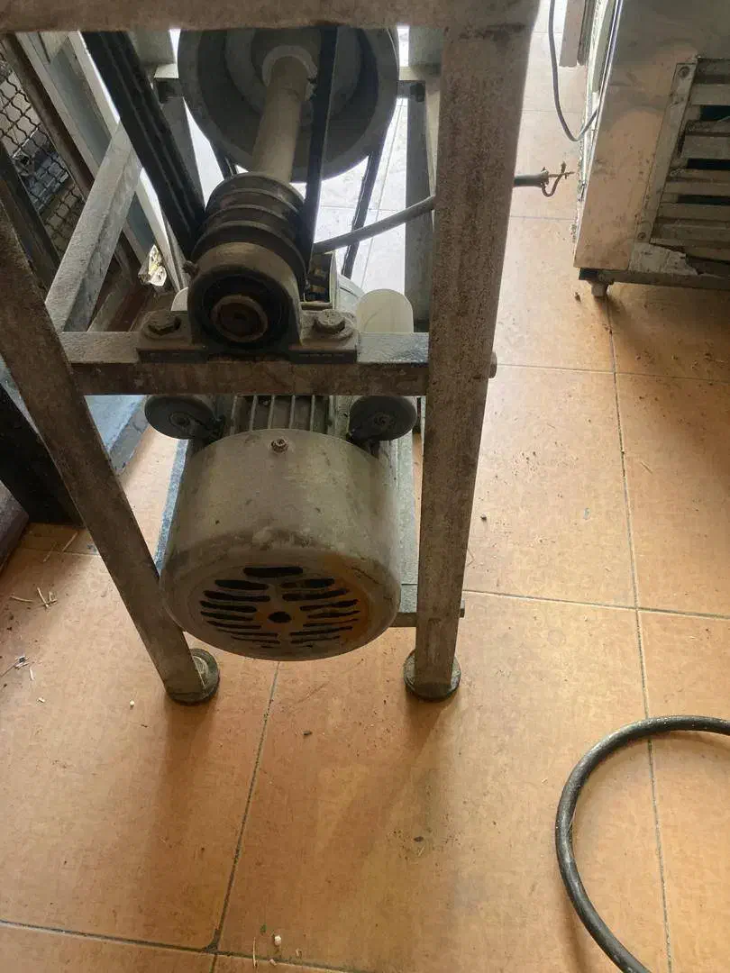 فروش چرخ گوشت تسمه ای ۳۲|کافیشاپ و رستوران|شیراز, جوادیه|دیوار