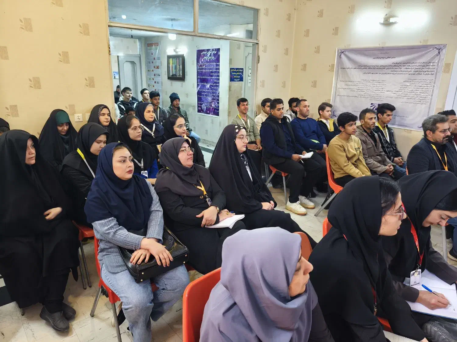 بازاریابی تلفنی با آموزش ودر آمد بالا|استخدام بازاریابی و فروش|قم, صدوق|دیوار