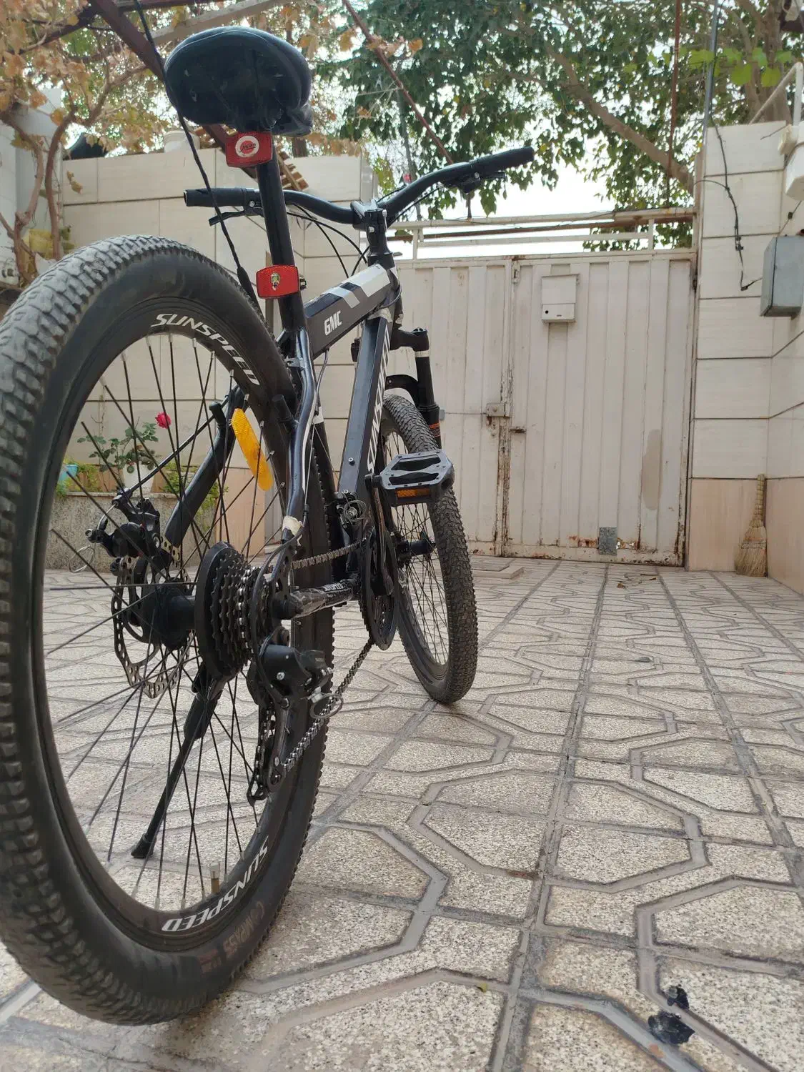 دوچرخه|دوچرخه، اسکیت، اسکوتر|تربت جام, میان جام|دیوار