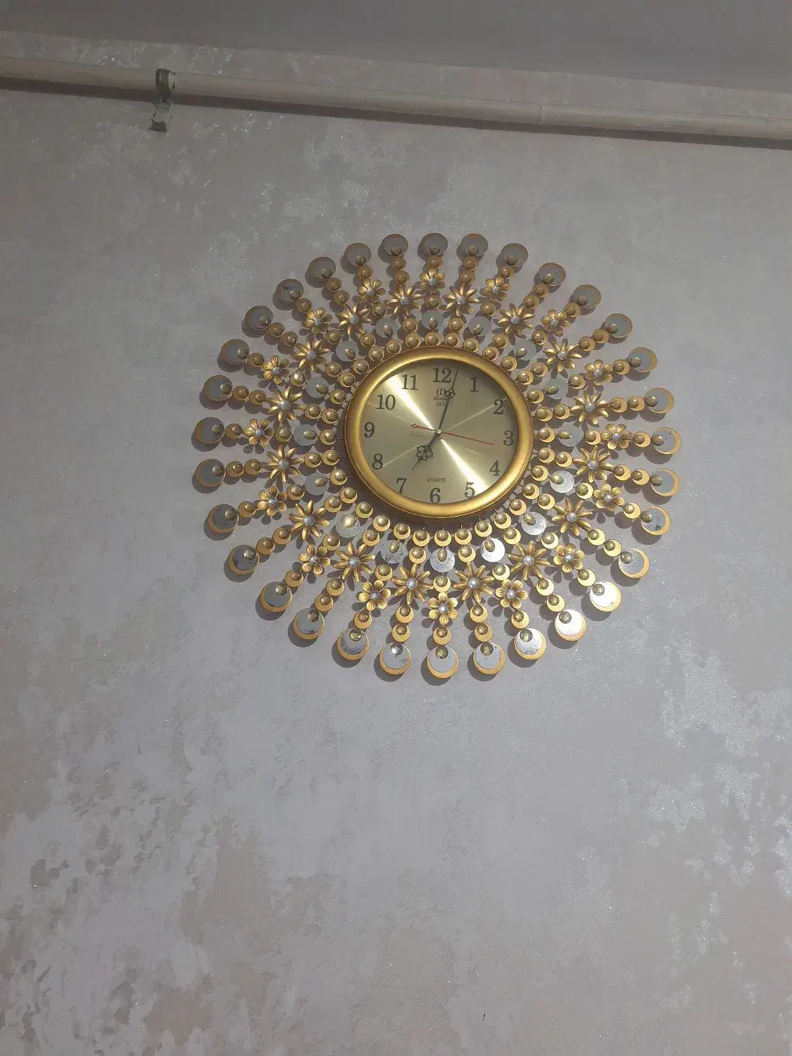 ساعت دیواری مدل خورشیدی سالم سالم|ساعت دیواری و تزئینی|آبیک, |دیوار