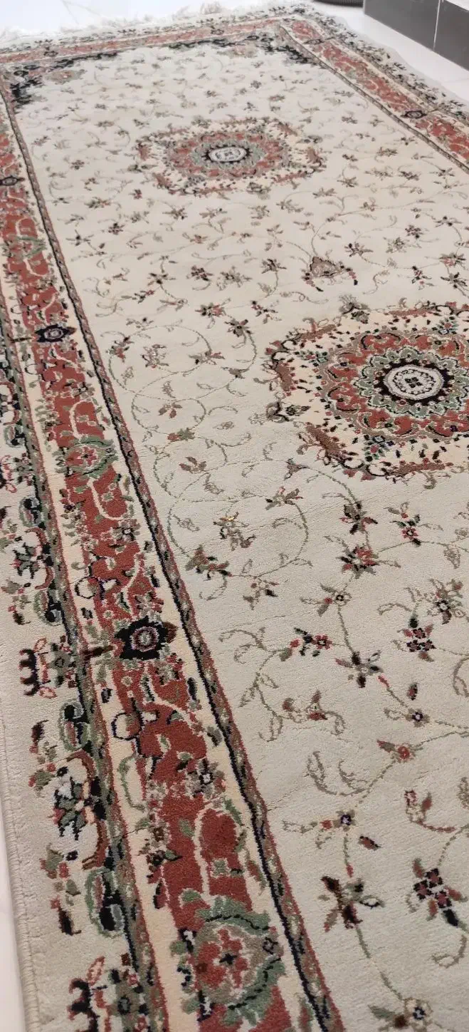 فرش کناره درحد نو|فرش|سنندج, |دیوار