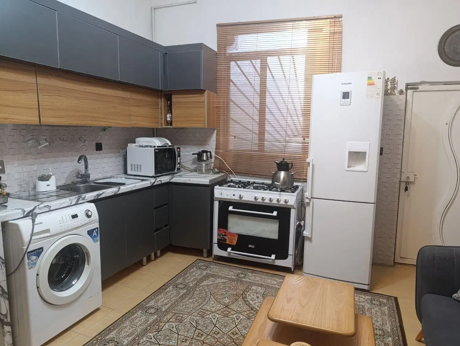 سوییت۴۰متری تمیزمجهز به دوربین وجای پارک درب منزل|اجارهٔ آپارتمان|کرج, محمود آباد|دیوار