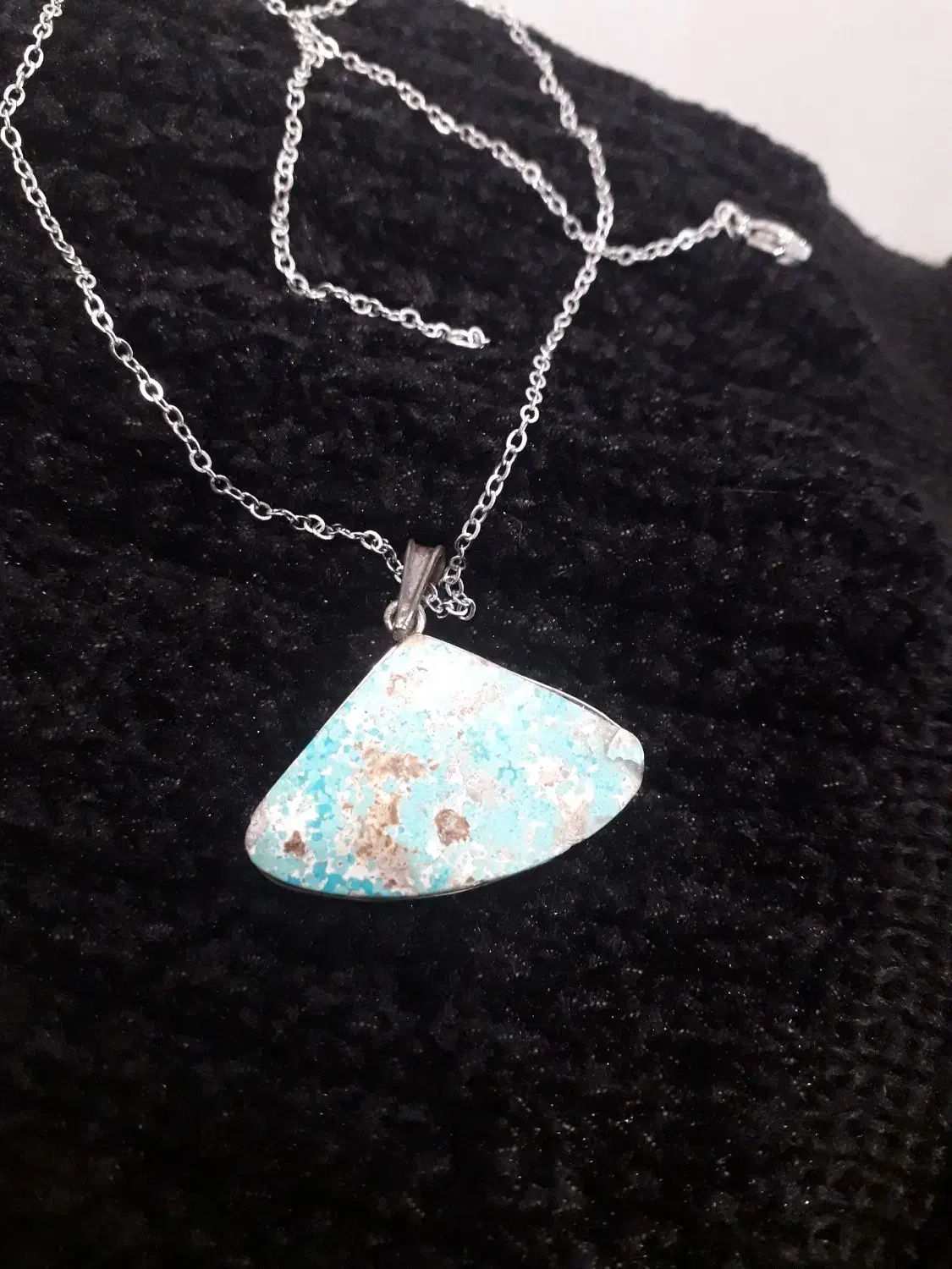 مدال وزنجیر فیروزه نیشابور|جواهرات|سورک, |دیوار