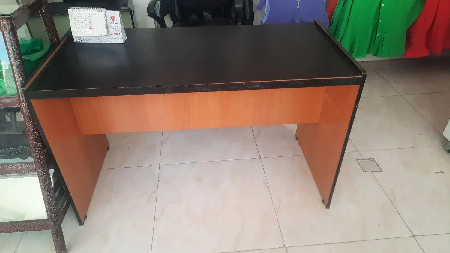 میز و صندلی گردون|مبلمان اداری|اردبیل, |دیوار