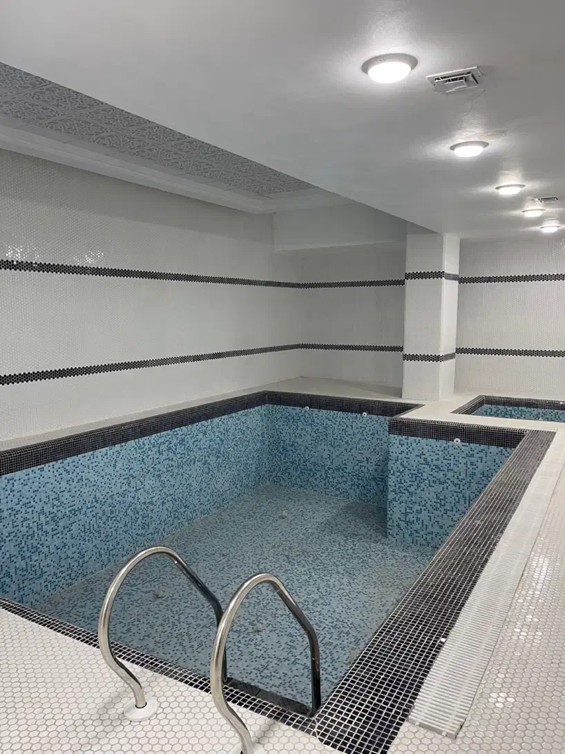 آپارتمان ۱۳۵ متر ، استخر و روف‌ وسرایداری (متل قو)|فروش آپارتمان|سلمان‌شهر, |دیوار