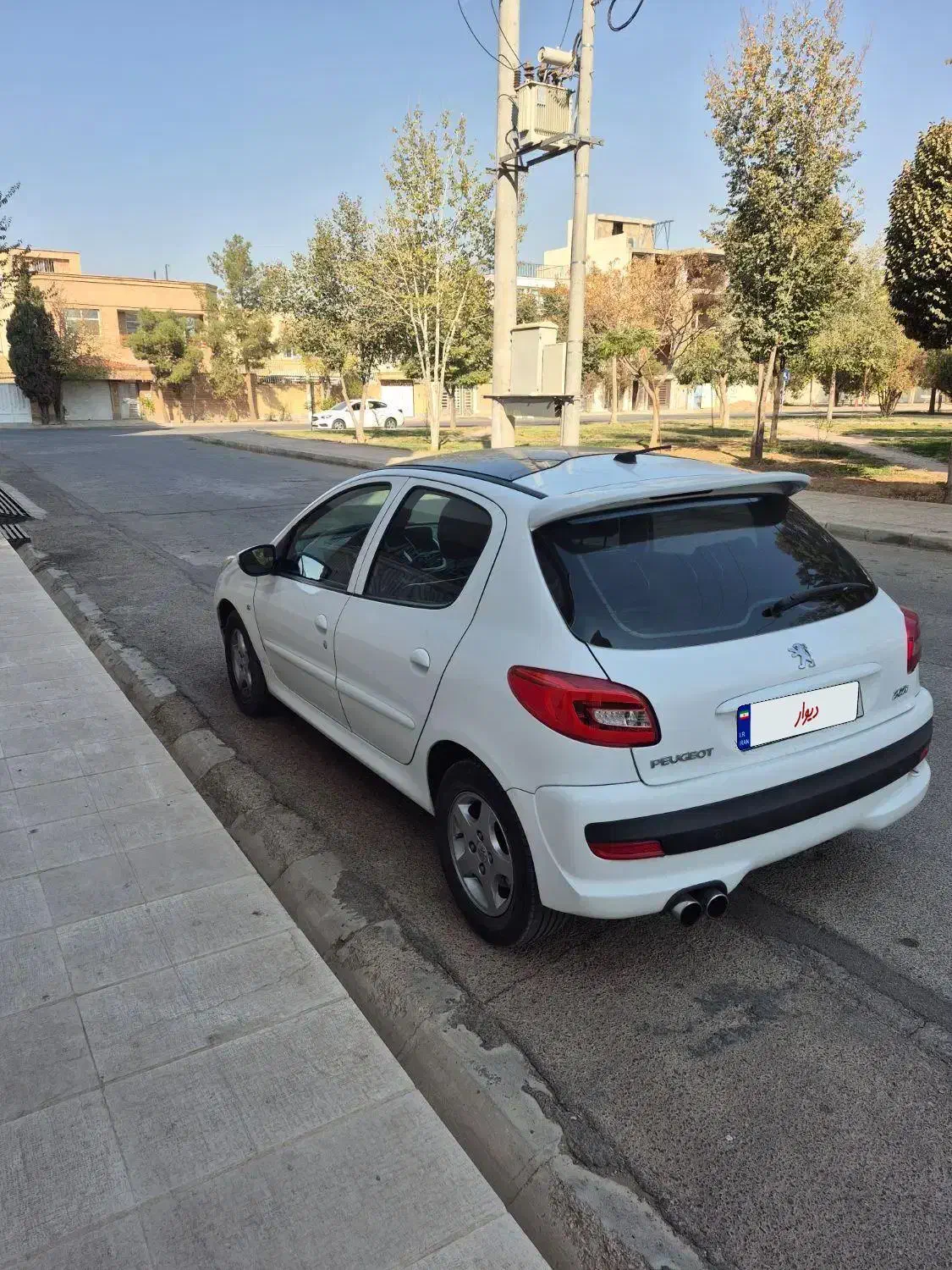 207سقف شیشه 1401|خودرو سواری و وانت|شاهین‌شهر, فردوسی|دیوار