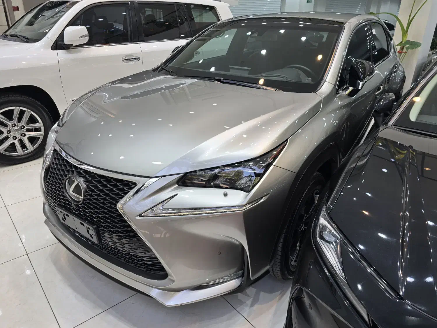 مرجع تخصصی لکسوس/  Nx200t فول عمان با رزومه|خودرو سواری و وانت|تهران, نیاوران|دیوار