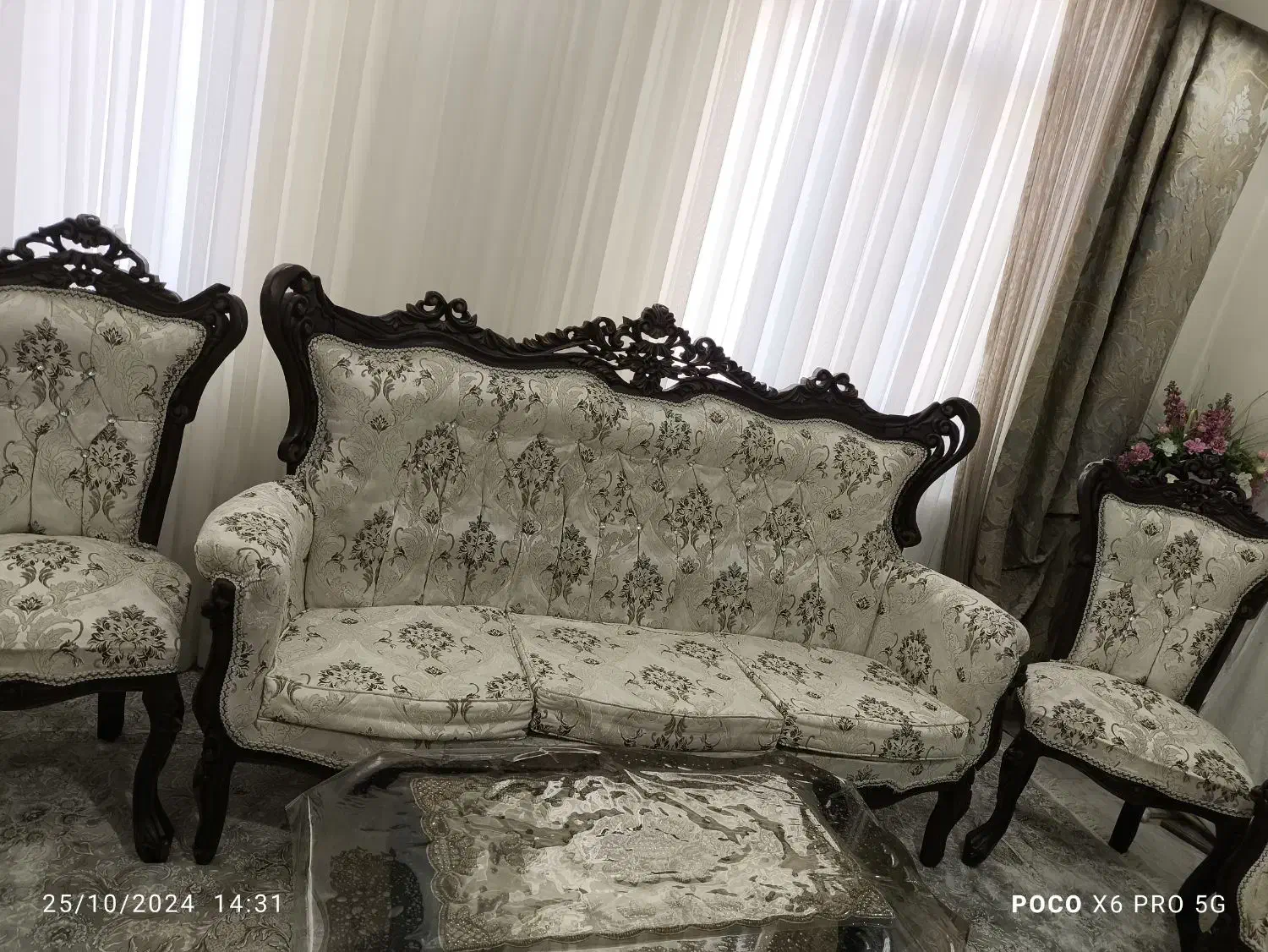 مبل کلاسیک سالم|مبلمان خانگی و میز عسلی|تویسرکان, |دیوار