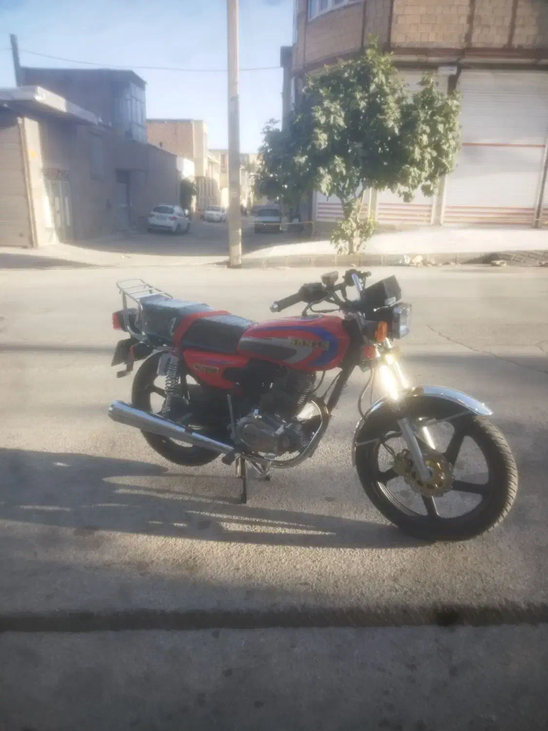 سنین 200|موتورسیکلت|کنگاور, |دیوار