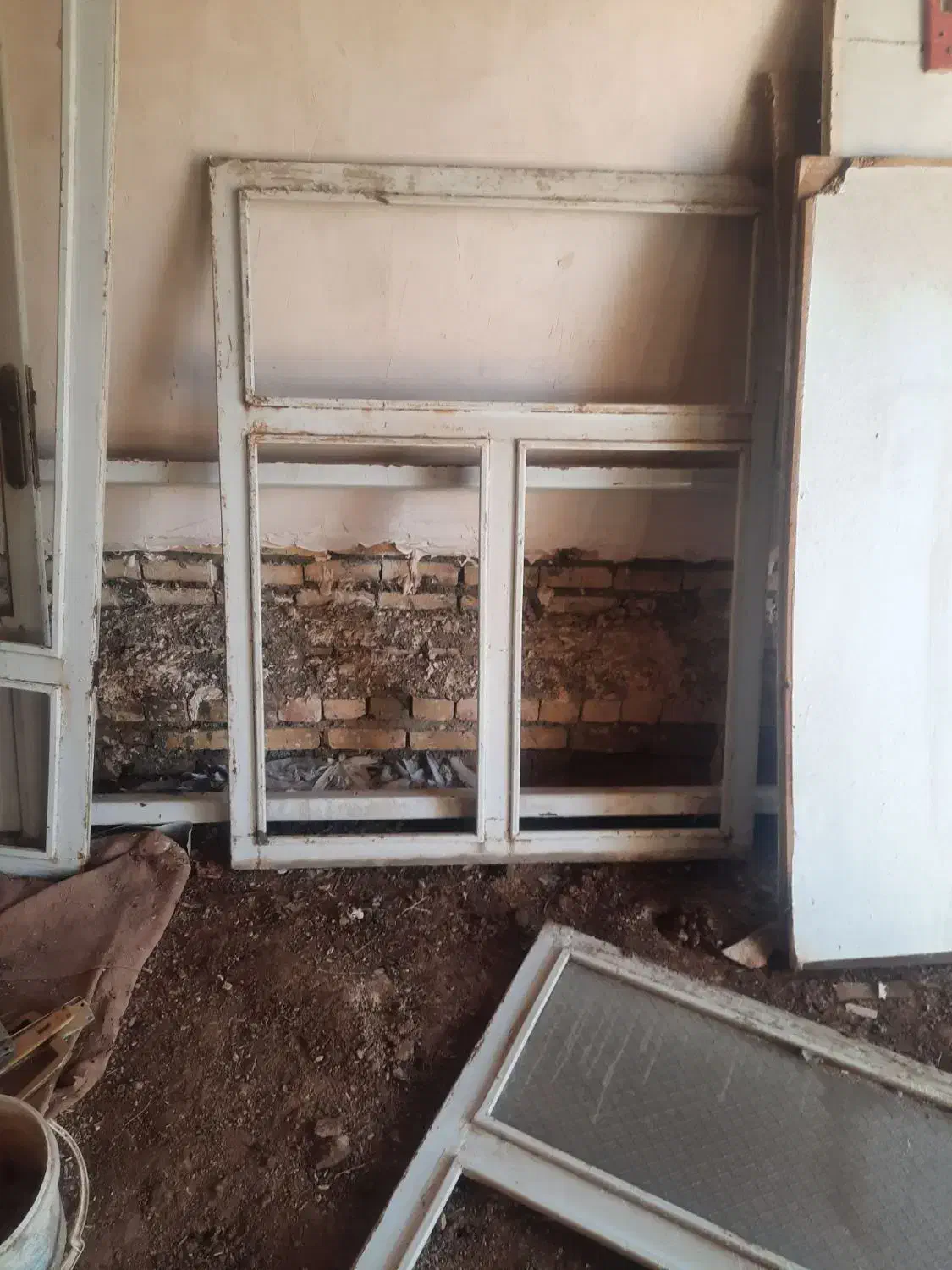 درب و پنجره|مصالح و تجهیزات ساختمان|تربت‌حیدریه, حاجی یار‎|دیوار