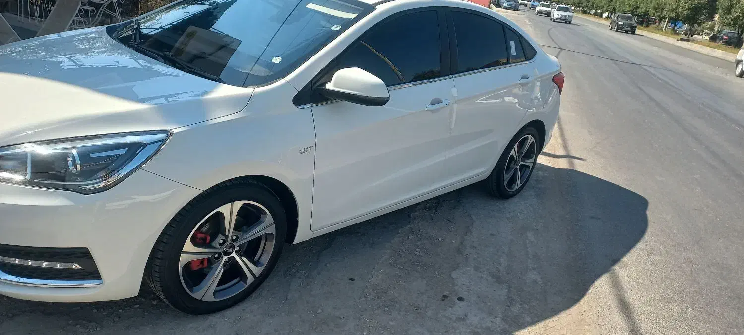 اریزو ۵|خودرو سواری و وانت|شیراز, شهرک سراج|دیوار