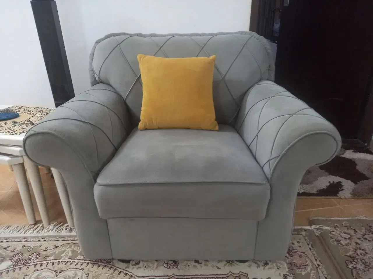 مبل ۷ نفره|مبلمان خانگی و میز عسلی|رشت, حومه رشت|دیوار