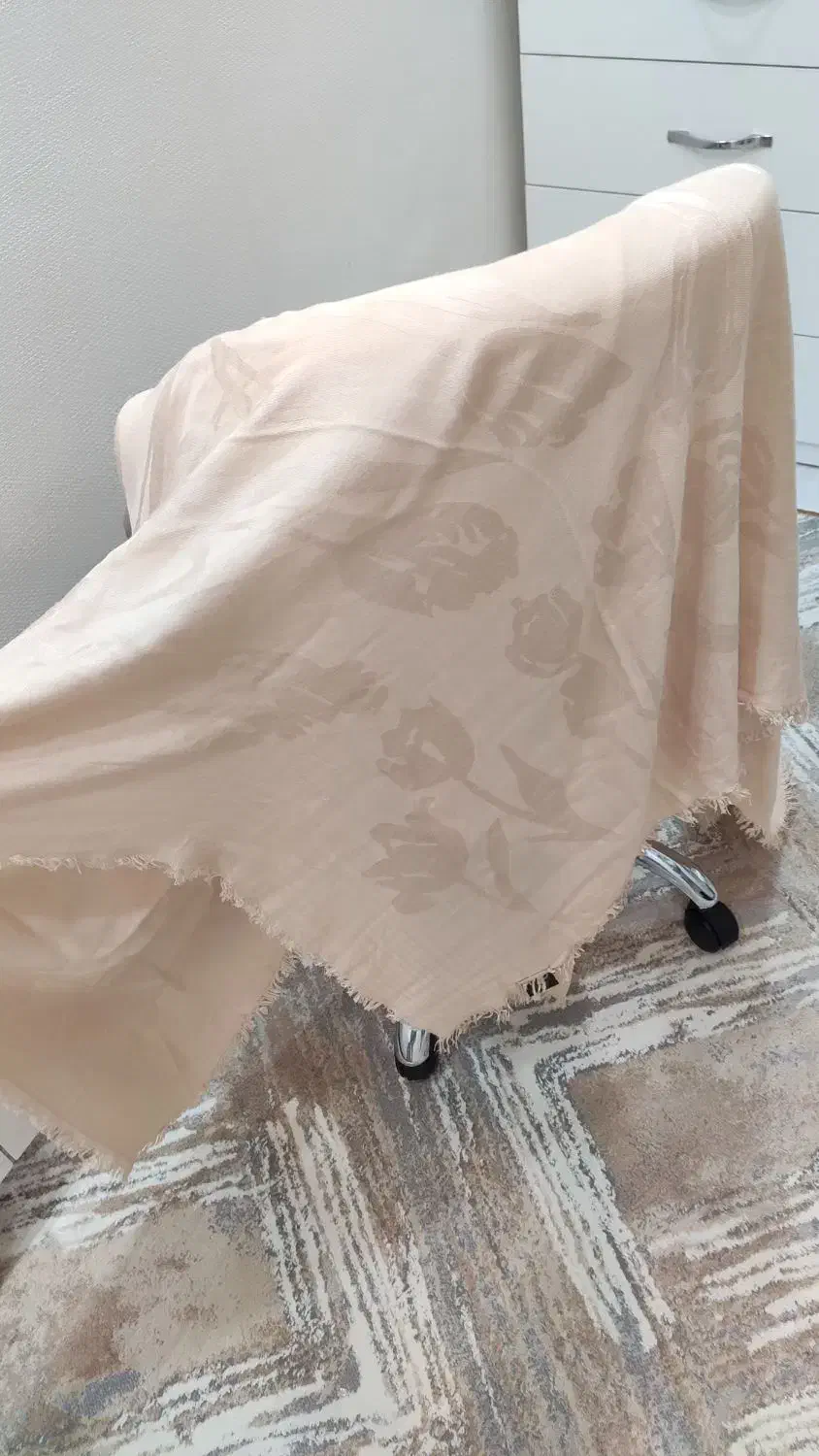 روسری پاییزه روسری قواره بزرگ ۱۴۰ کرمی طوسی|لباس|ری, دیلمان|دیوار