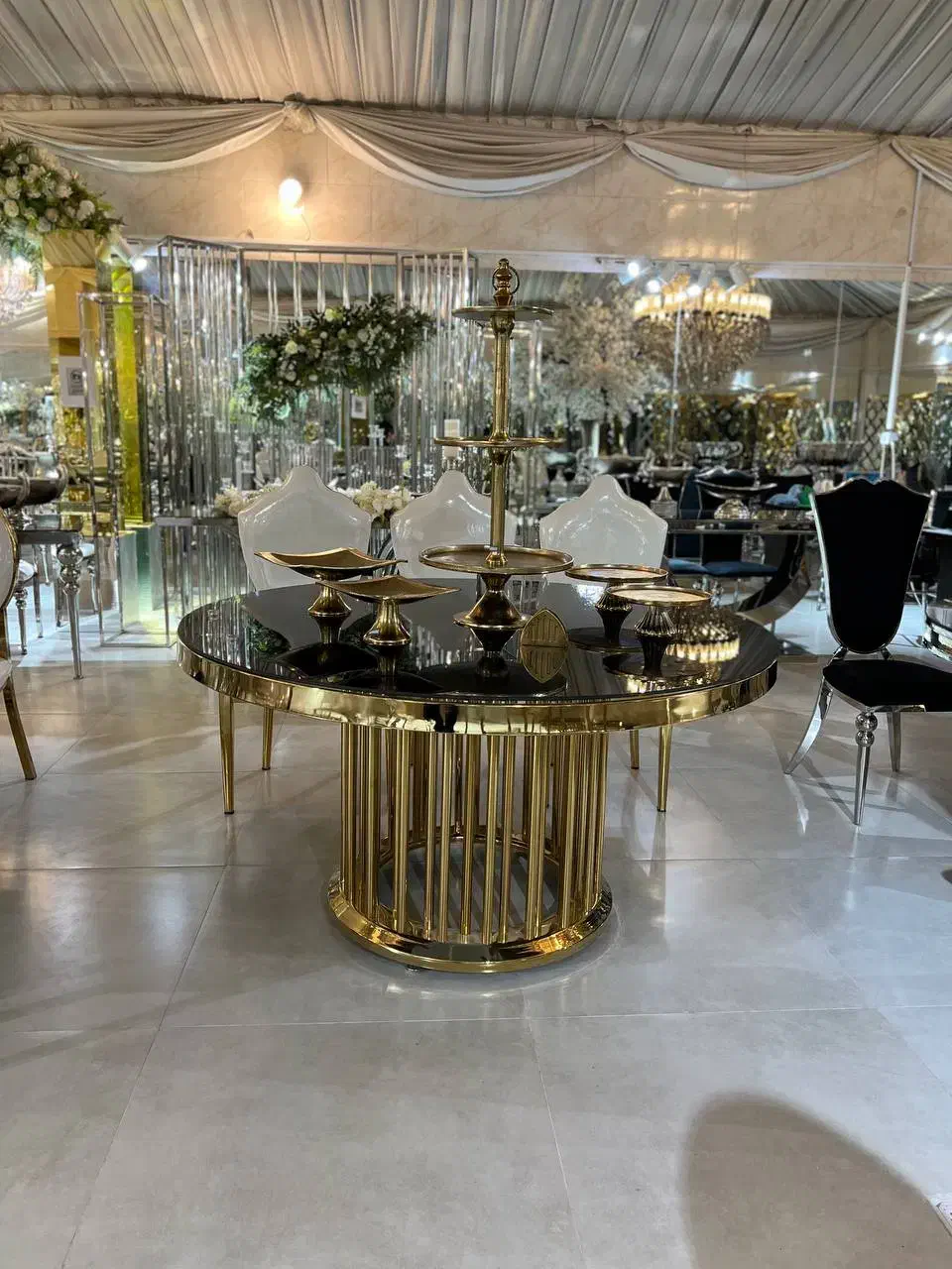 میز گرد مدلی سیما / تالار و رستوران|عمده‌فروشی|مهاباد (آذربایجان غربی), |دیوار