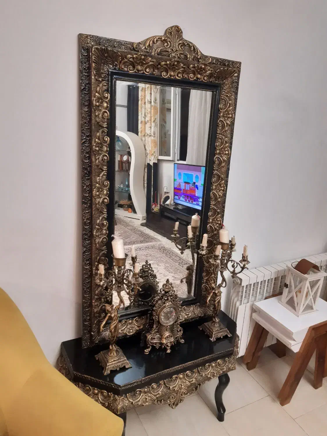 اینه|آینه|ساری, |دیوار