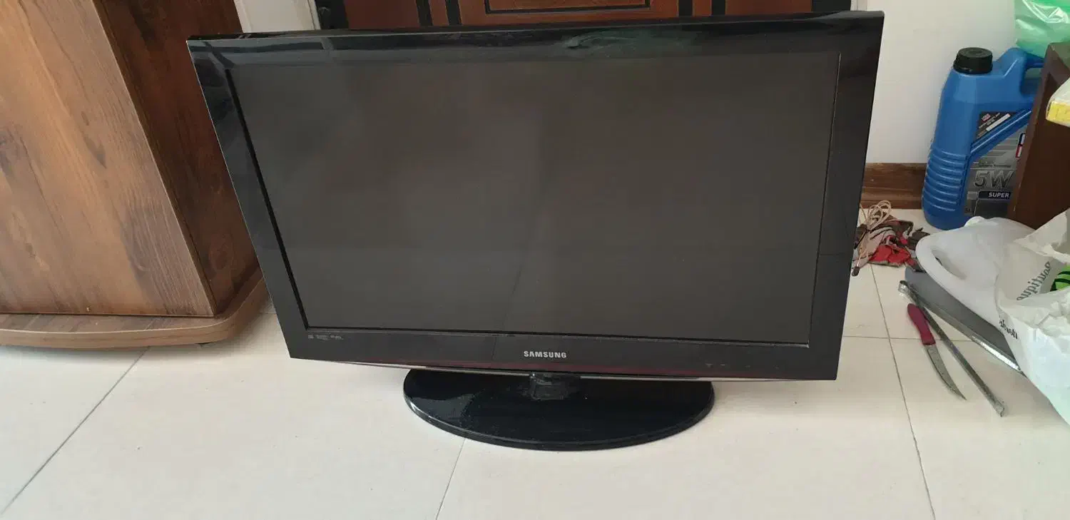 تلویزیون سامسونگ ۳۲ اینچ|تلویزیون و پروژکتور|سمنان, |دیوار