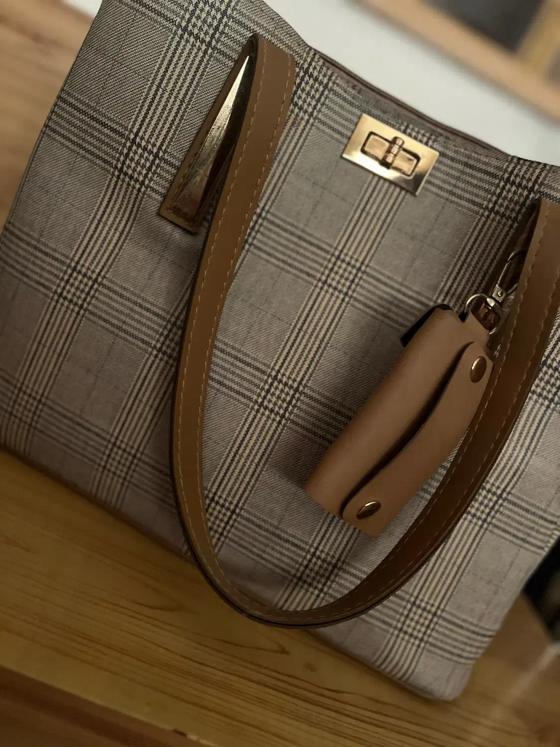 کیف|کیف، کفش، کمربند|گنبد کاووس, |دیوار