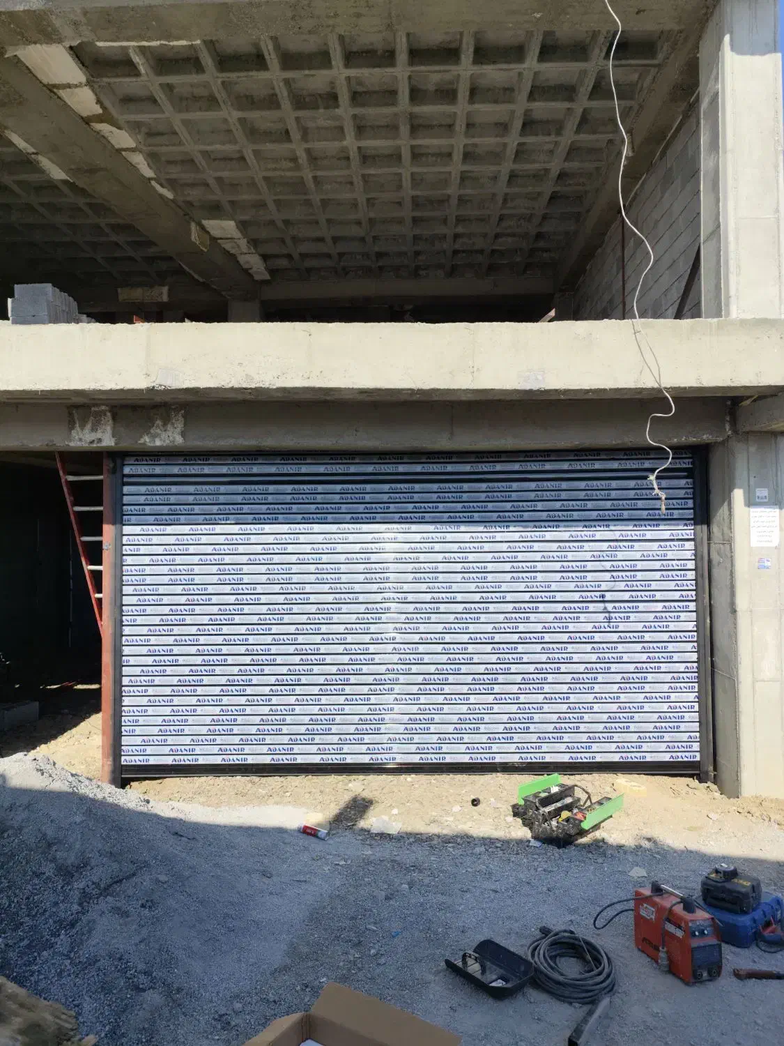 کرکره برقی و شیشه سکوریت|خدمات پیشه و مهارت|سنندج, |دیوار