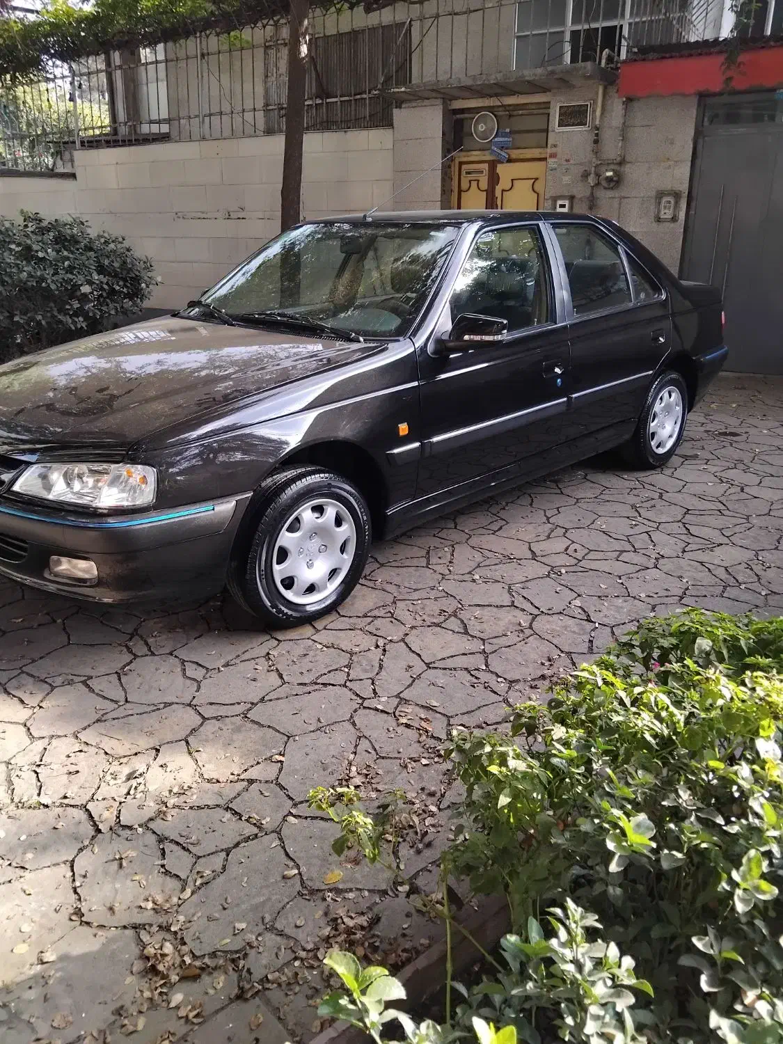 پژو پارس مدل۹۹درحد صفر تک برگ سند|خودرو سواری و وانت|رشت, استقامت ۱|دیوار