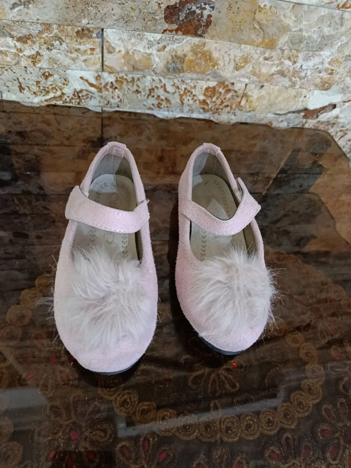 همه کفشا درحد نو می‌باشد|کیف، کفش، کمربند|میانه, |دیوار