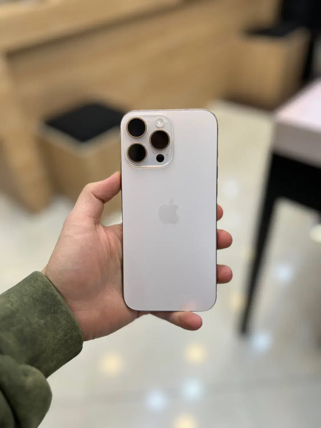 آیفون ۱۶ پرومکس باطری ۹۹ درصد|موبایل|تهران, شیخ هادی|دیوار