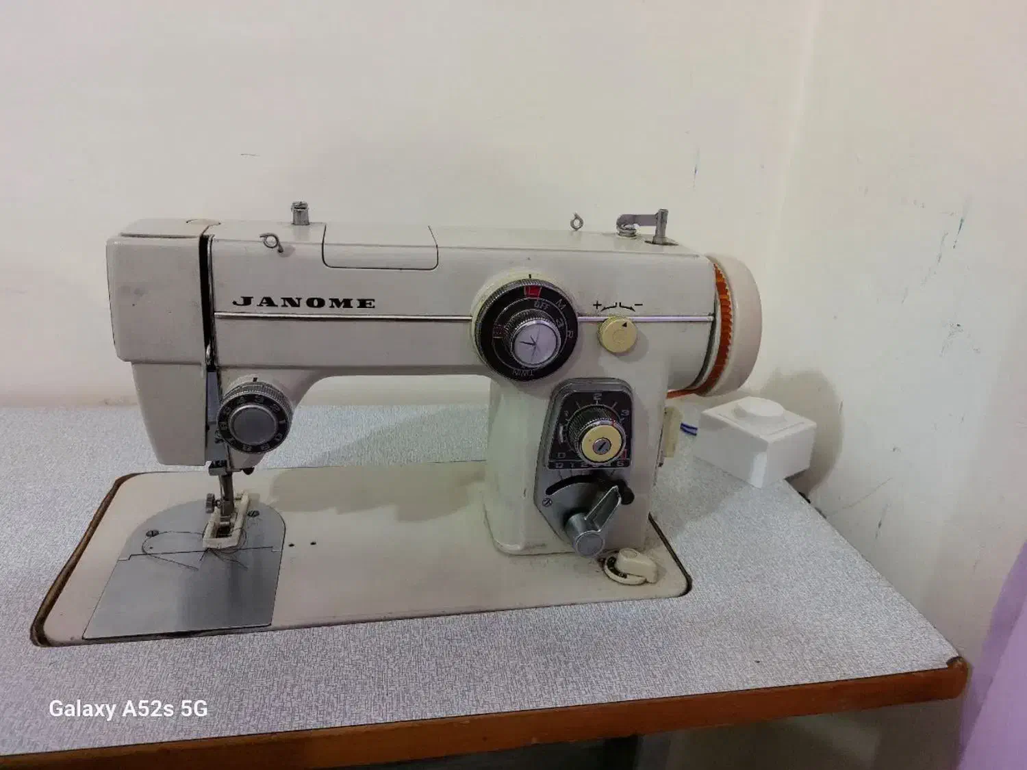 مادگی عروسک|چرخ خیاطی و ریسندگی|بروجرد, |دیوار