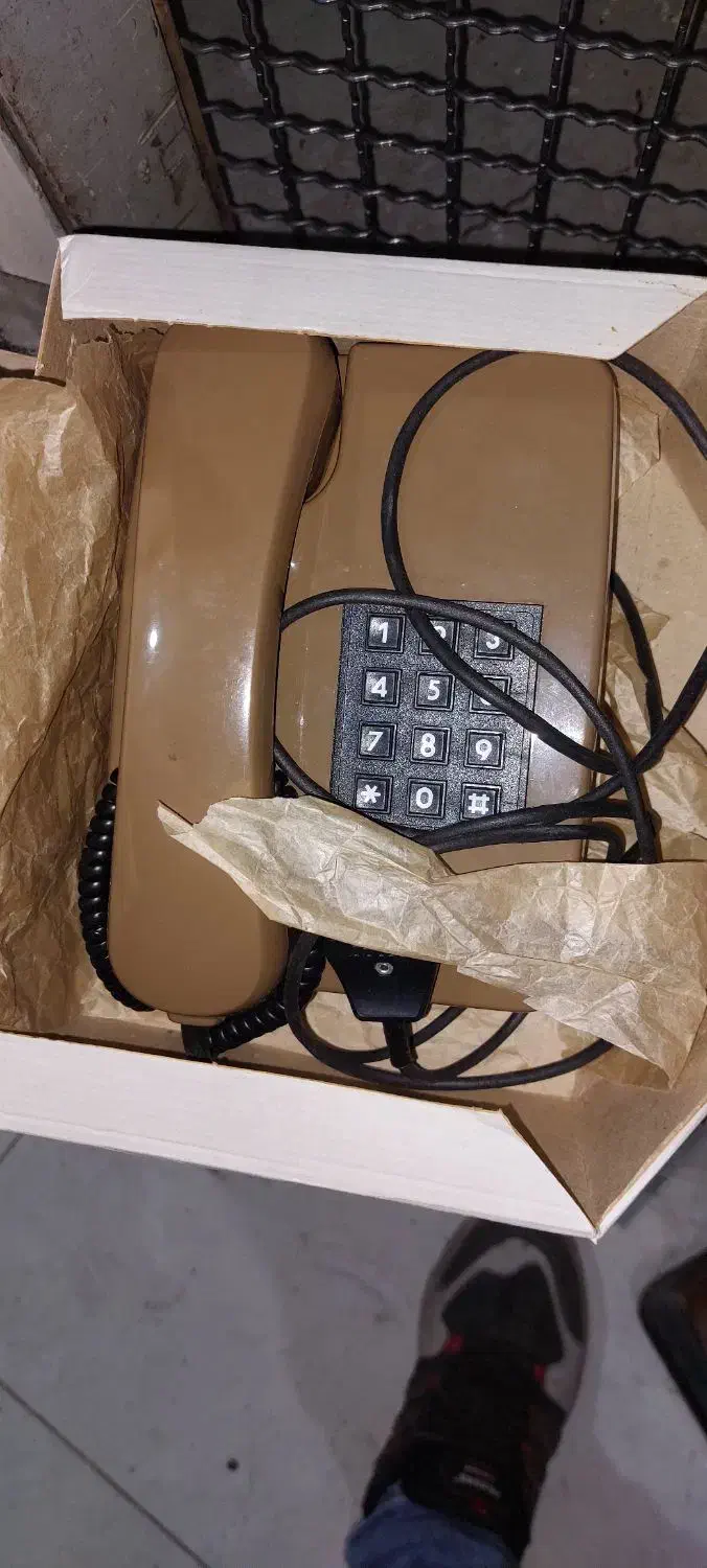 تلفن عتیقه قدیمی اکبند نو|تلفن رومیزی|کرج, شهرک فهمیده|دیوار