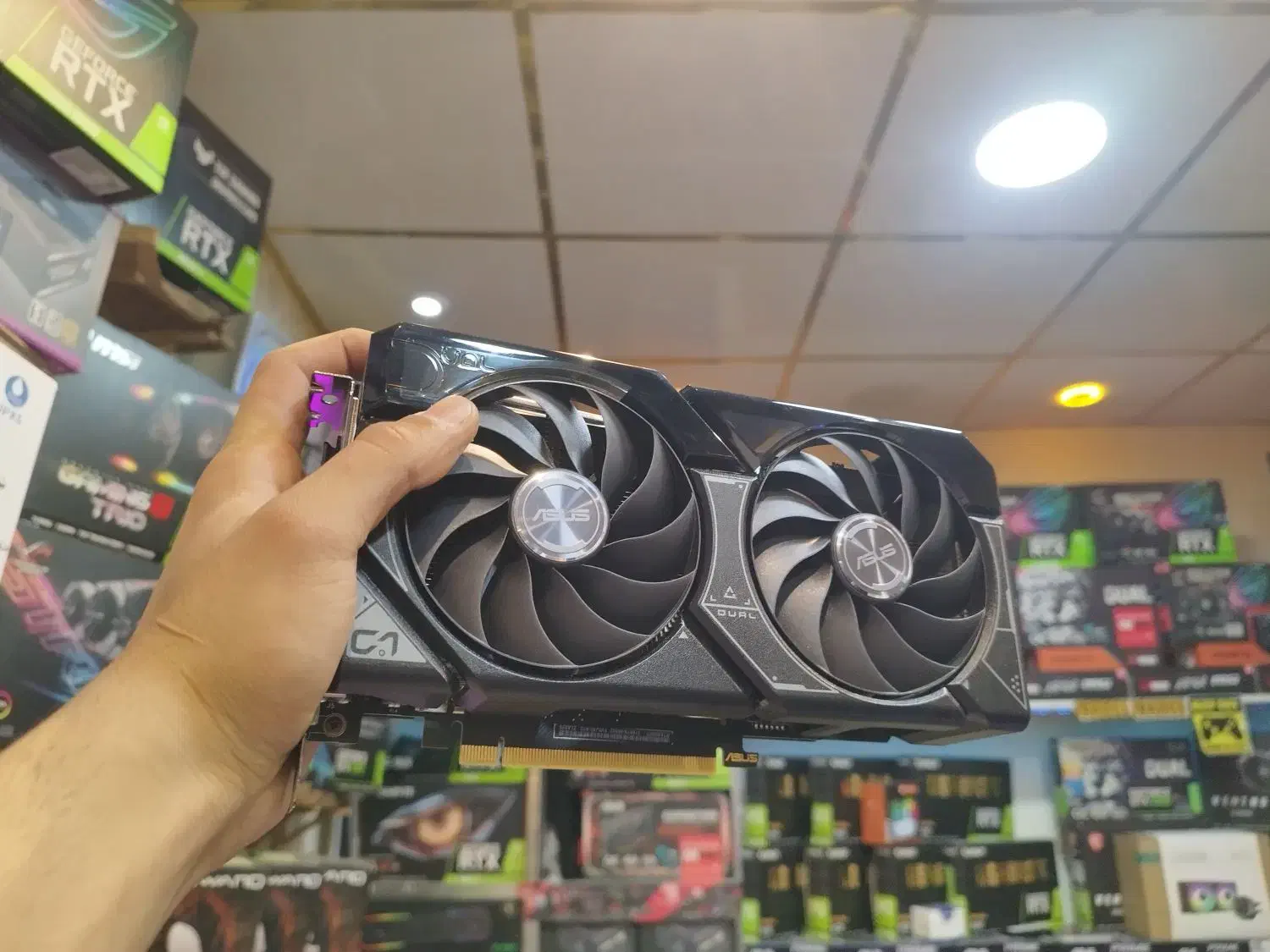 کارت گرافیک RTX 4060TI 8G گارانتی دار کیس گیمینگ|قطعات و لوازم جانبی رایانه|تهران, شهرک پاسداران|دیوار