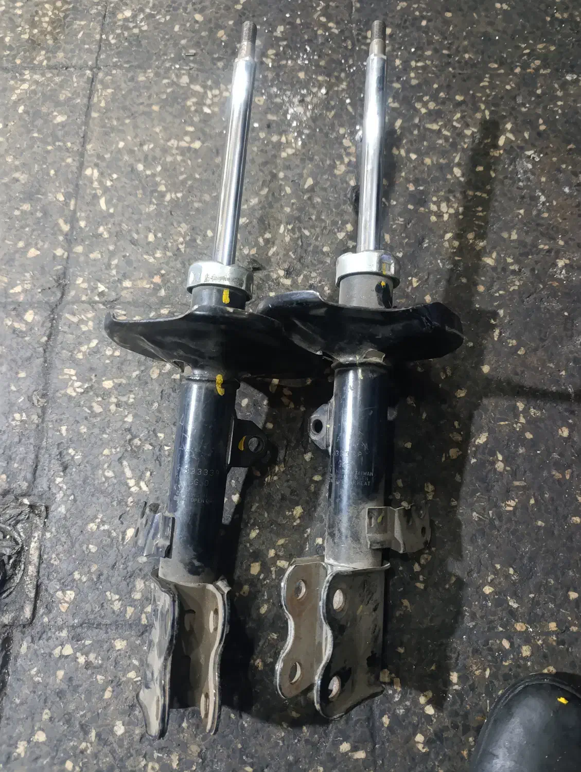 کمک تویوتا کرولا|قطعات یدکی و لوازم جانبی|فولادشهر, سایت صنعتی کاوه|دیوار