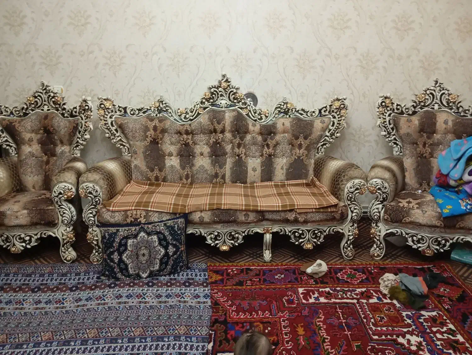 مبل سلطنتی|مبلمان خانگی و میز عسلی|اهر, |دیوار