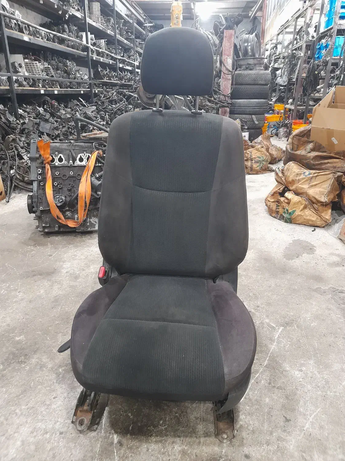 صندلی تویوتایی|قطعات یدکی و لوازم جانبی|خورموج, |دیوار