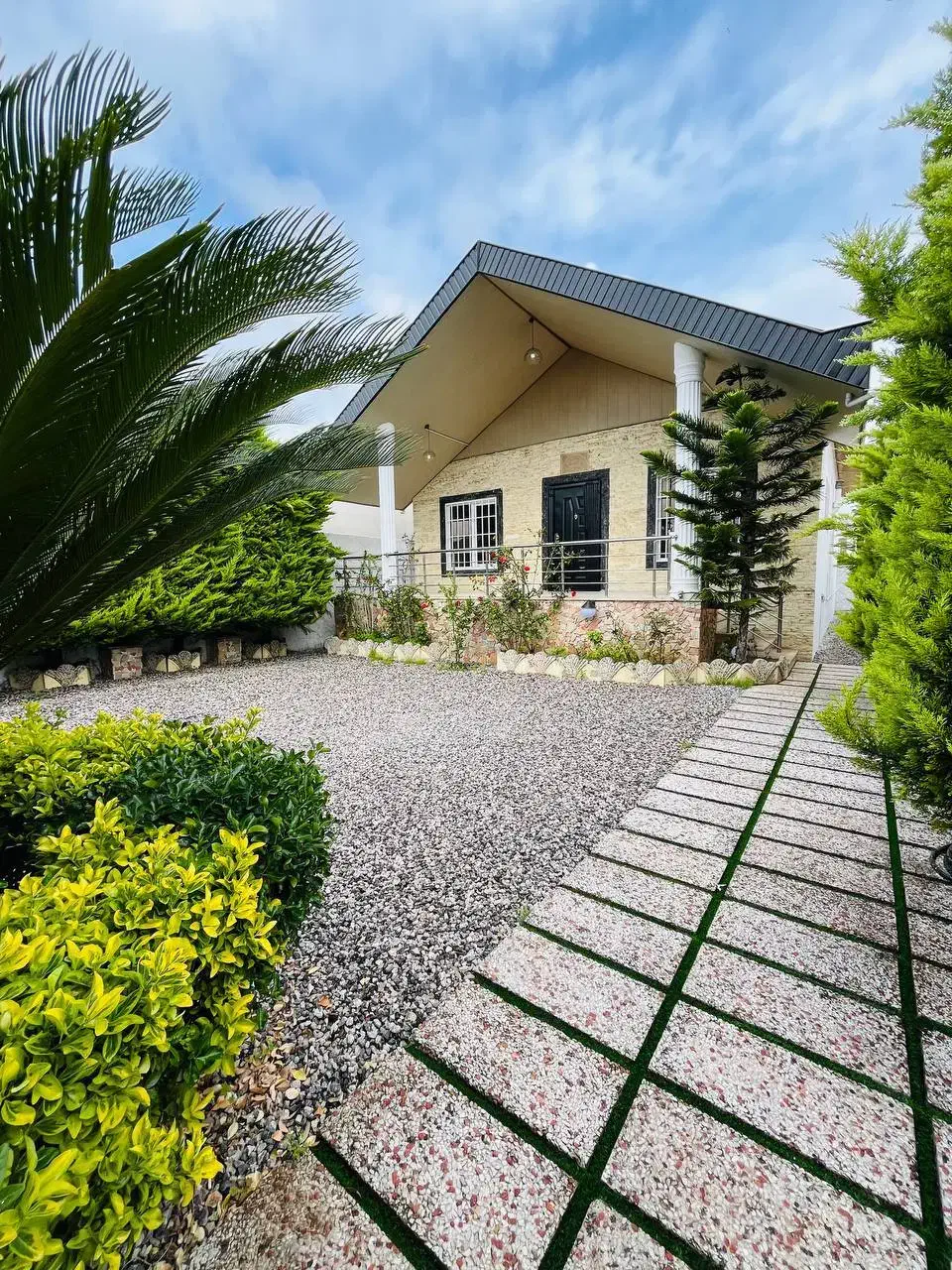 باغچه ویلا باصفا سه کنتور نصب با سندتکبرگ|فروش خانه و ویلا|چمستان, |دیوار