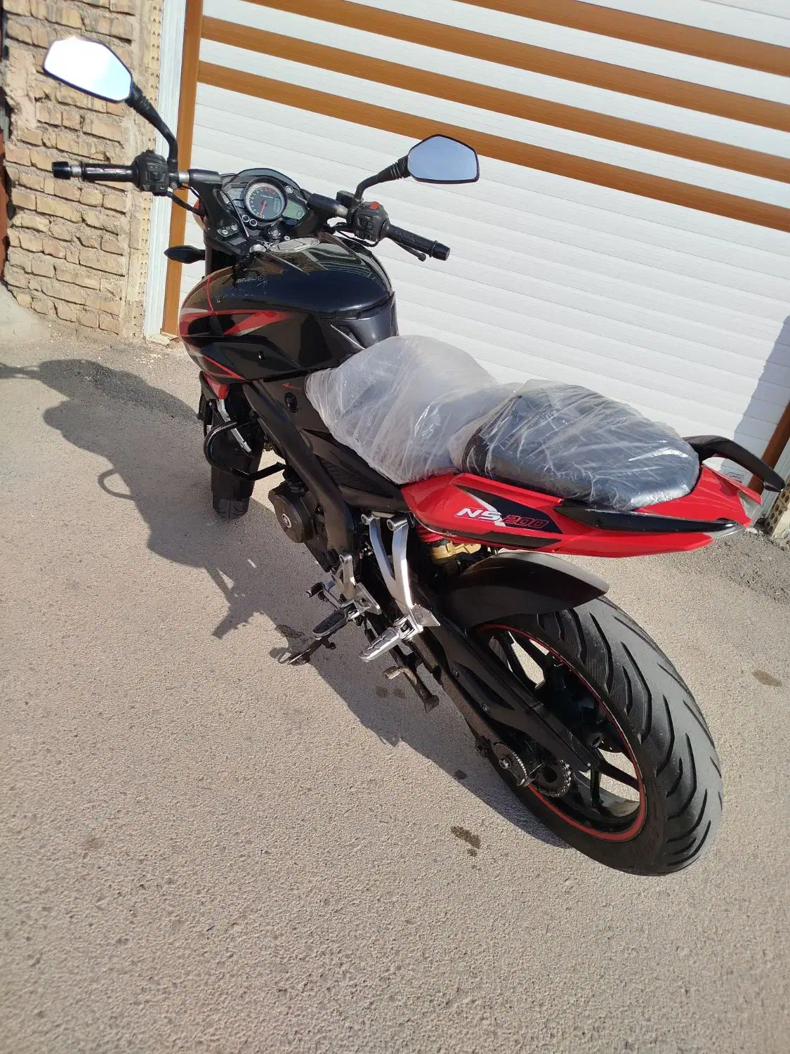 ان اس 200 تمیز درحد مناسب|موتورسیکلت|میبد, |دیوار