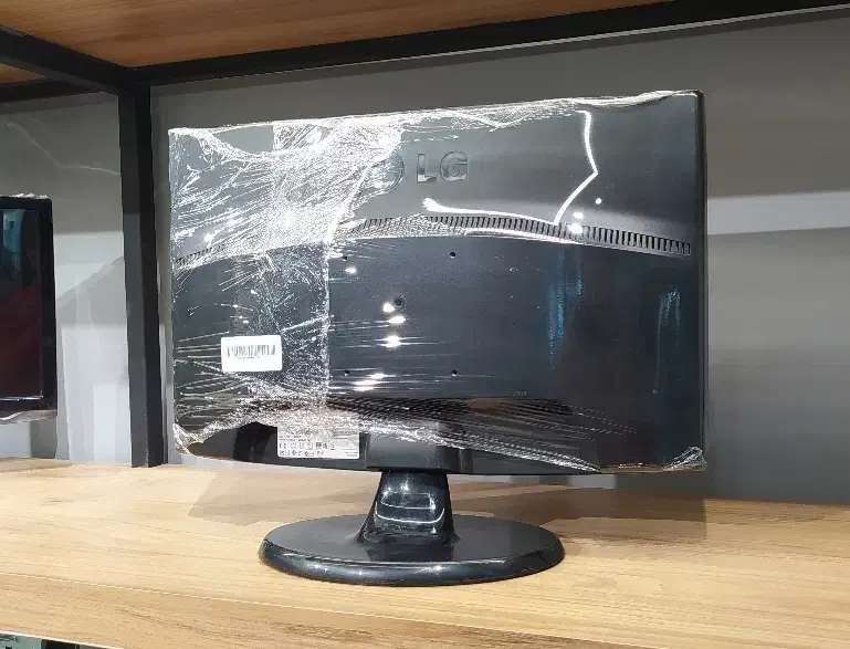 مانیتور 22 اینچ الجی|قطعات و لوازم جانبی رایانه|بجنورد, |دیوار