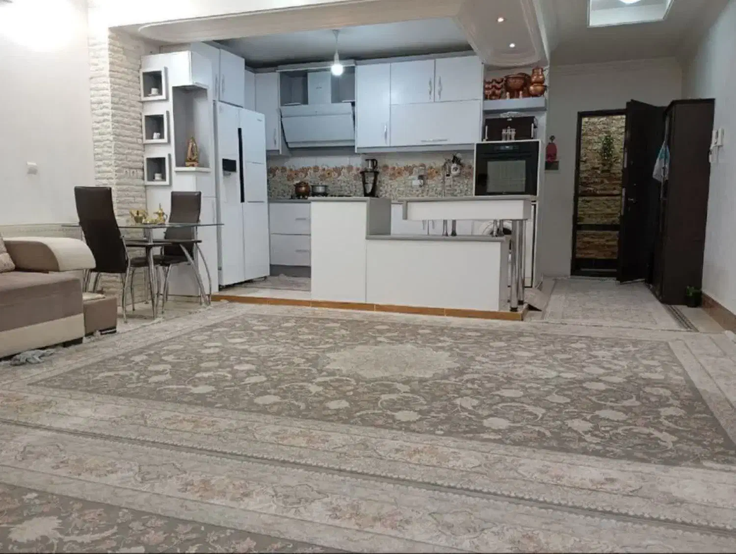 تک واحدی/دو خواب/رو به فضای سبز|اجارهٔ آپارتمان|قم, سعادتی|دیوار