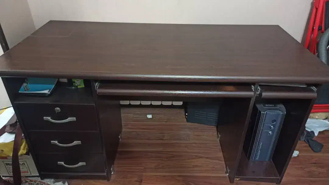 میز اداری|میز تحریر و کامپیوتر|شیراز, فرهنگ شهر|دیوار