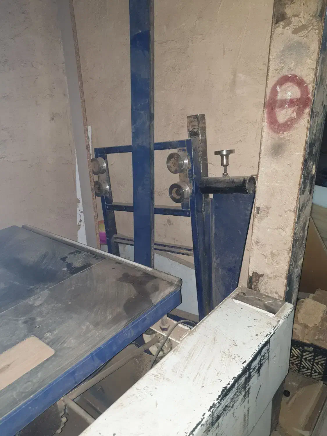 اره و نوار کاغذی زن|ماشینآلات صنعتی|زالیان, |دیوار