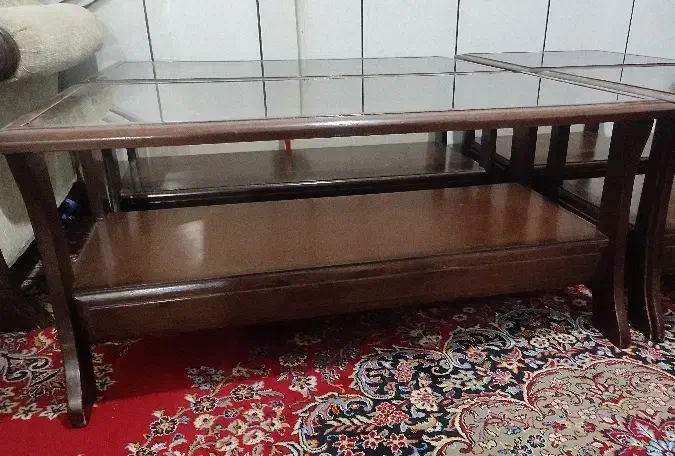 دوعددمیزجلومبلی بزرگ چوب وشیشه|مبلمان خانگی و میز عسلی|نجفآباد, شریعتی غربی|دیوار
