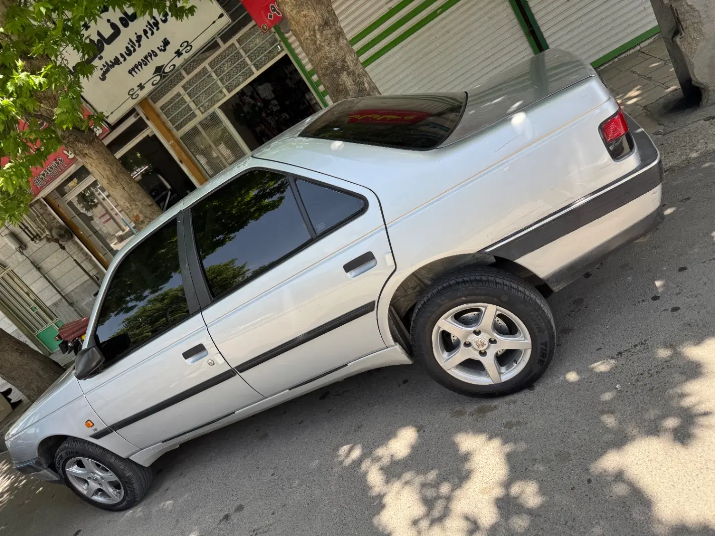 405 GLX|خودرو سواری و وانت|بروجرد, |دیوار