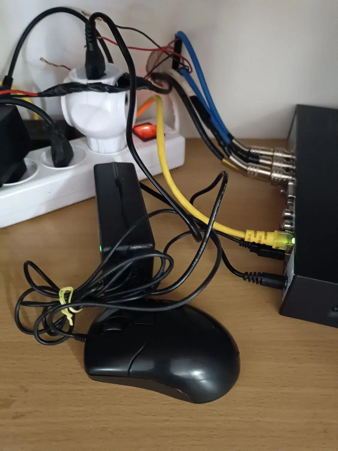 دوربین|دوربین مداربسته|تولم شهر, |دیوار